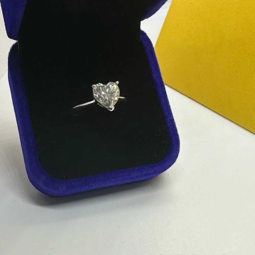 🅽🅴🆆 certified 2ct heart moissanite cruelty-free diamond ring, size 5
